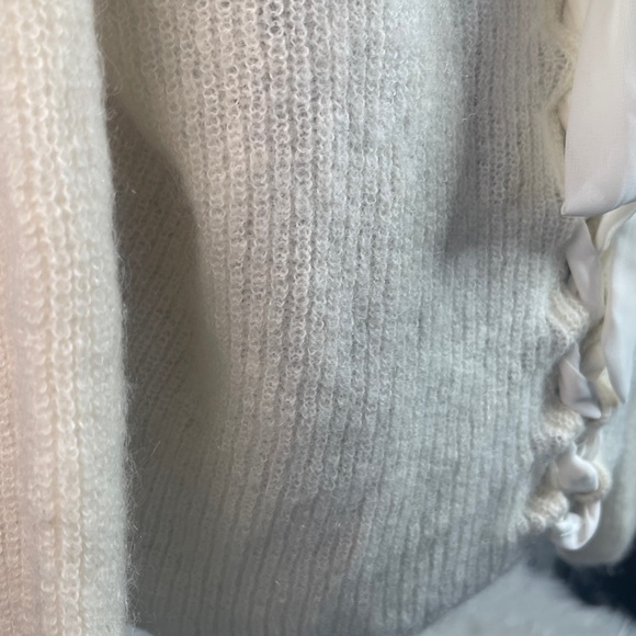 Sézane Cassie Reversible Cozy Cream Women's Sweater - Picture 6 of 8